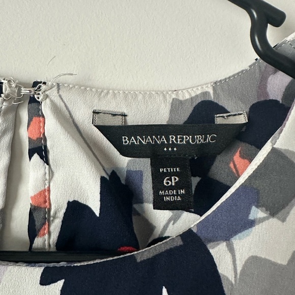 BANANA REPUBLIC Floral Print Women's Top - Picture 2 of 3
